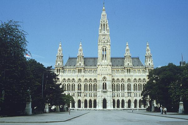 Wien - Das Rathaus im neugotischen Baustil